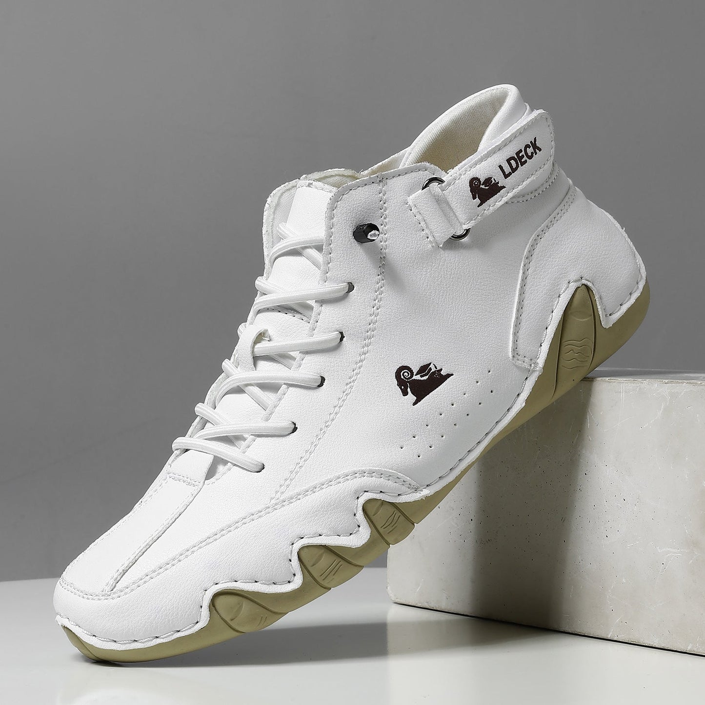 VoglDeck — Elegantní obuv navržená pro úlevu